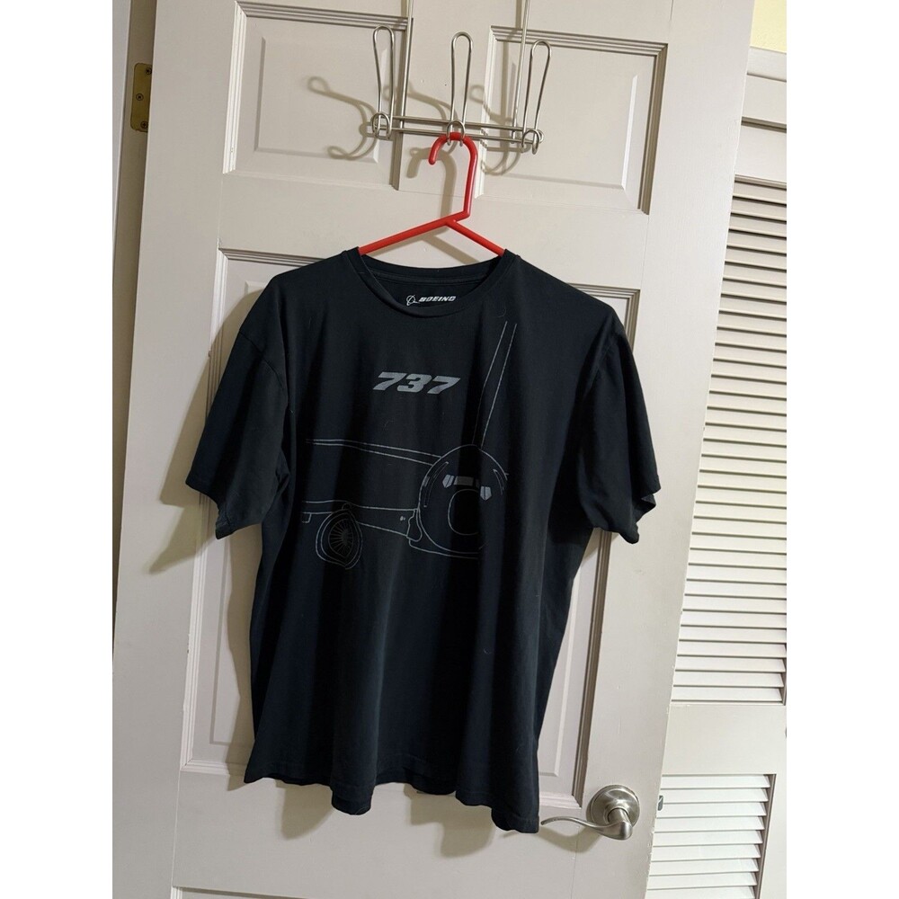 Men’s Boeing 737 Airplane T-shirt Black Size Large